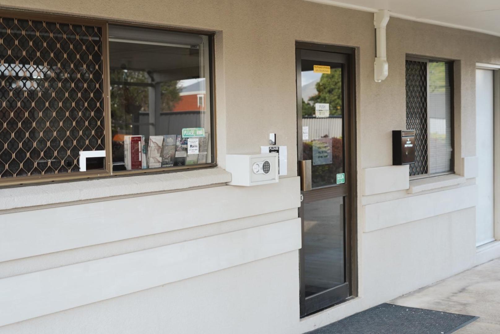 Porky'S Motel Rockhampton Exterior foto