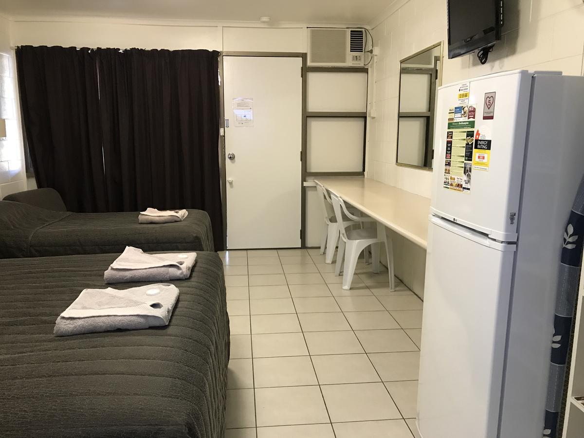 Porky'S Motel Rockhampton Exterior foto